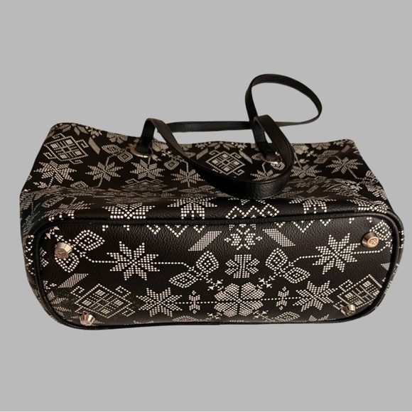VINTAGE RARE Pineda Covalin Tote
Floral White Snowflakes Print - Picture 5 of 16
